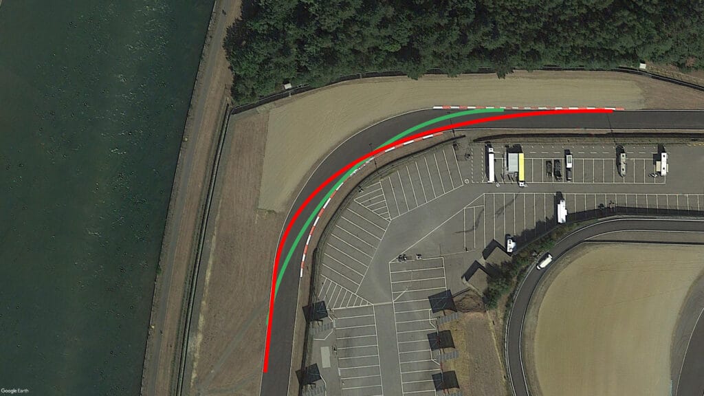 Circuit Zolder Turn 4 - Green is a standard apex while red is a late apex.