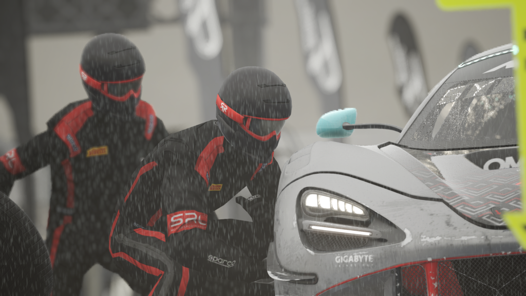 Sim Racing screenshot of a McLaren 720S GT3 stopping in the pits after using Fuel Calculator, Image by Albert György, tracc.eu